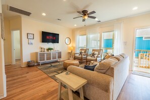 Smart TV - Ocean View l Pet Friendly (Gilchrist)