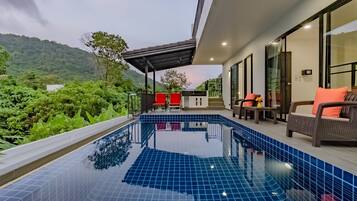 Villa, privat basseng, utsikt mot høyde | Fjellutsikt