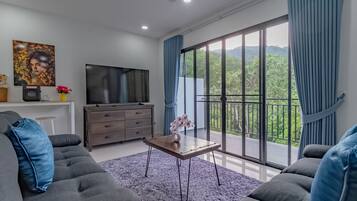 Villa, privat basseng, utsikt mot høyde | Oppholdsområde