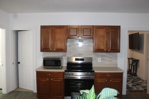 Private kitchen - Lovely home 3 -bedroom apartment in center of Providence for a relaxing stay! (Providence)