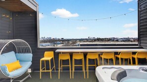 Interior - Girls Night Out by Avantstay Private Karaoke Lounge + Hot Tub + Rooftop + Downtown Views (Nashville)