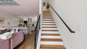 House (4 Bedrooms) | Interior - Girls Night Out by Avantstay Private Karaoke Lounge + Hot Tub + Rooftop + Downtown Views (Nashville)