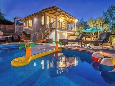 Resort-Style 5BR Villa with Guesthouse, Pool & Spa