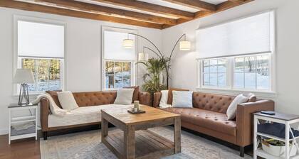 Completely renovated modern farmhouse dog friendly large lawn beautiful field