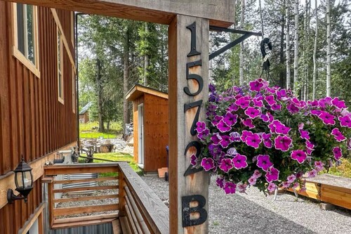 The Quartz Base - 2 Bedr. + 2 Bath, near Skybridge