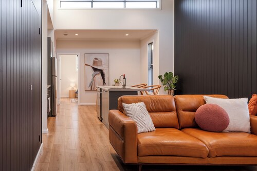 Style, space & comfort in the heart of Currie