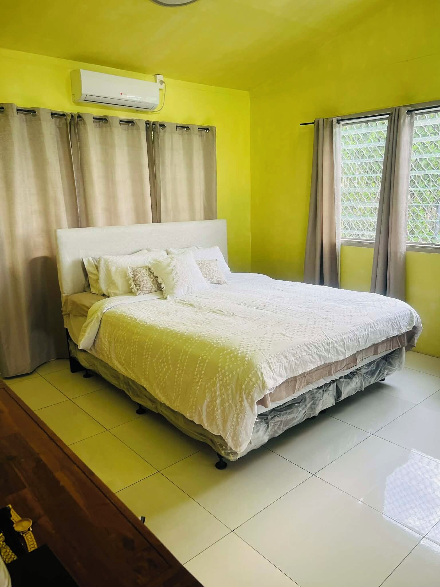 Ferros/tábuas de passar roupa, Wi-Fi, roupa de cama