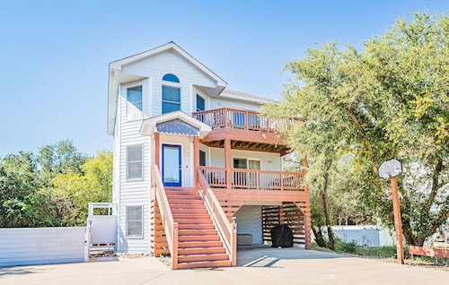 Knot A Care - Corolla, Ocean Sands, 400 Yds to Beach, Pool, Hot Tub, Pool Table, Pets OK