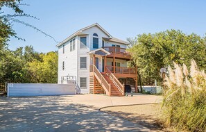 Exterior - Knot A Care - Corolla, Ocean Sands, 400 Yds to Beach, Pool, Hot Tub, Pool Table, Pets OK (Corolla)