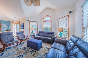 Smart TV, books - Knot A Care - Corolla, Ocean Sands, 400 Yds to Beach, Pool, Hot Tub, Pool Table, Pets OK (Corolla)