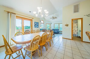 Dining - Knot A Care - Corolla, Ocean Sands, 400 Yds to Beach, Pool, Hot Tub, Pool Table, Pets OK (Corolla)