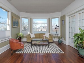 Smart TV, music library