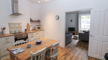 Rentaplats i utensilis de cuina, vaixella i coberteria