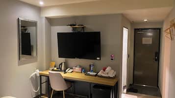 Standard Double Room, City View | Interior