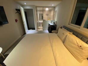 Superior Double Room, City View | Free WiFi - Bugokdong Le IDEA HOTEL (Busan)