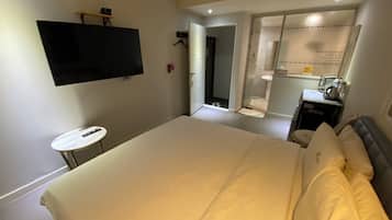 Superior Double Room, City View | Soundproofing, free WiFi