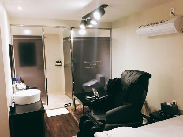 Deluxe Double Room, City View | Free WiFi - Bugokdong Le IDEA HOTEL (Busan)