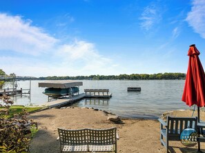 On the beach - Lakefront Getaway, Swim, Laugh, Family Fun for all! Close to Kettle Moraine (Palmyra)