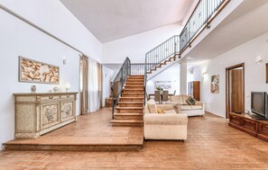 TV - Pet friendly home in Floridia (Floridia)