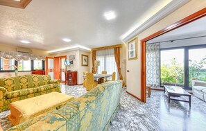 TV, fireplace - Beautiful home in Siracusa (Siracusa)