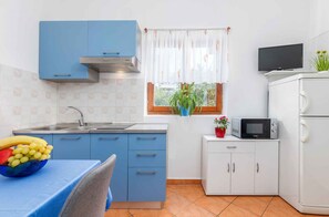 Fridge, stovetop - Holiday apartment mit Klimaanlage (Fažana)