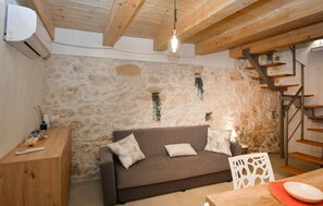 TV - Stunning home in Siracusa with WiFi (Siracusa)