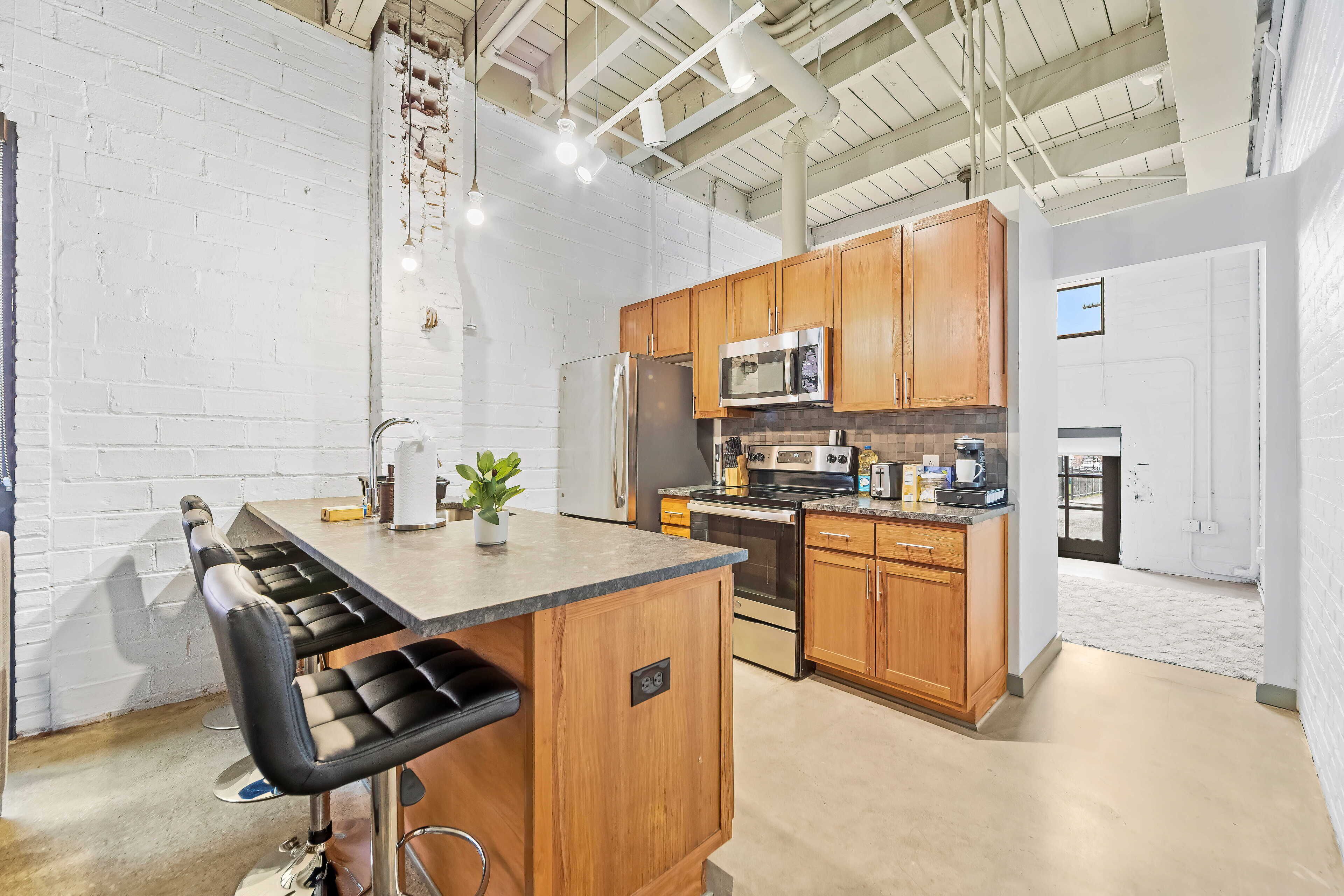 冰箱、微波炉、烤箱、炉灶