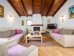 TV, fireplace - Villa with pool and hot tub (Stranići kod Nove Vasi)