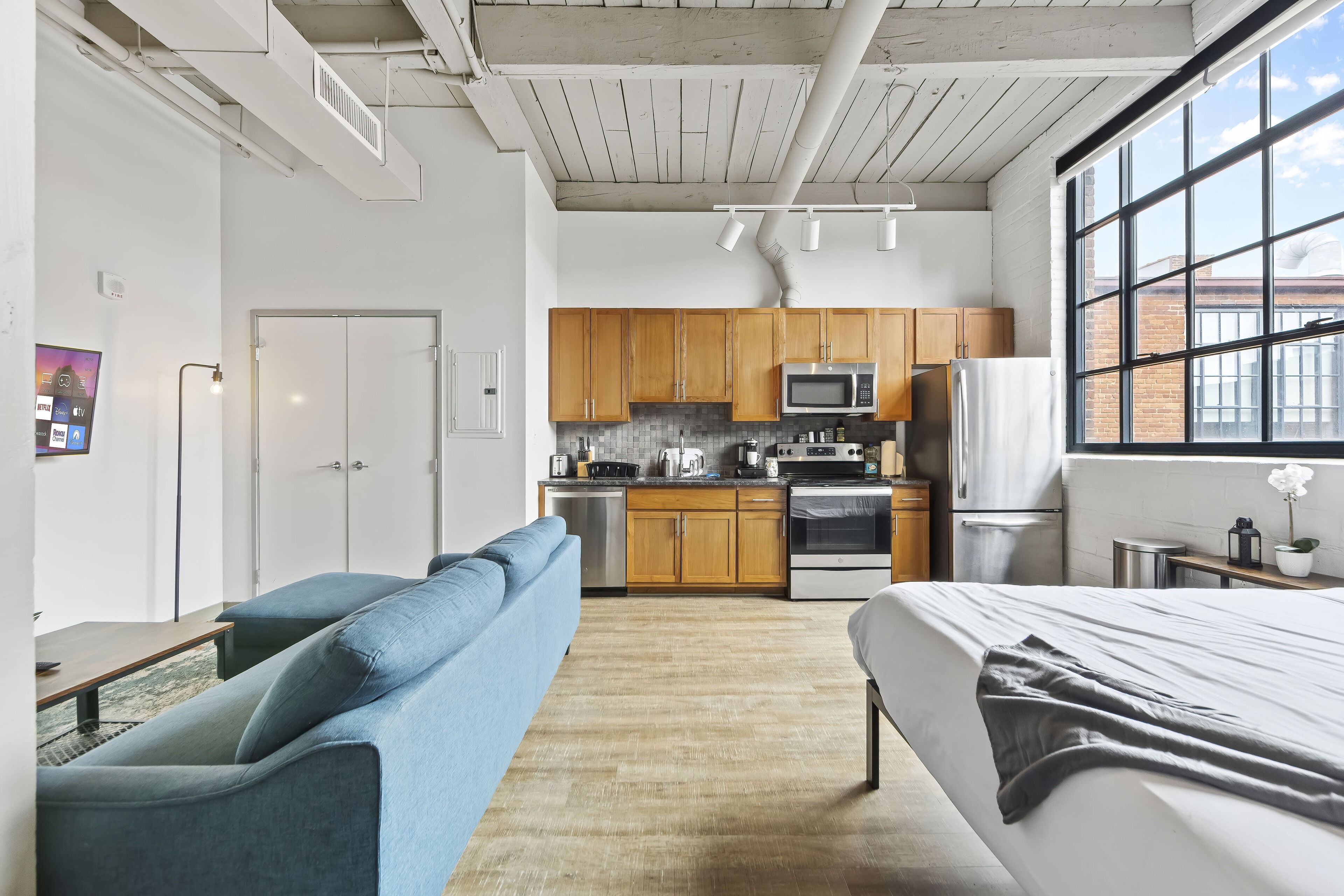 冰箱、微波炉、烤箱、炉灶