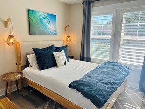 4 bedrooms, iron/ironing board, free WiFi, bed sheets - This like-new 4BR/3.5BA home in sought-after Cape Fear Station- Pet friendly (Bald Head Island)