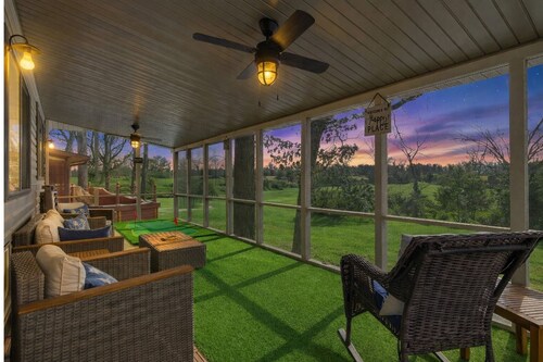 Prime Osage Beach Home, Pet-Friendly w/ Garage Near Margaritaville, Dining & Golf