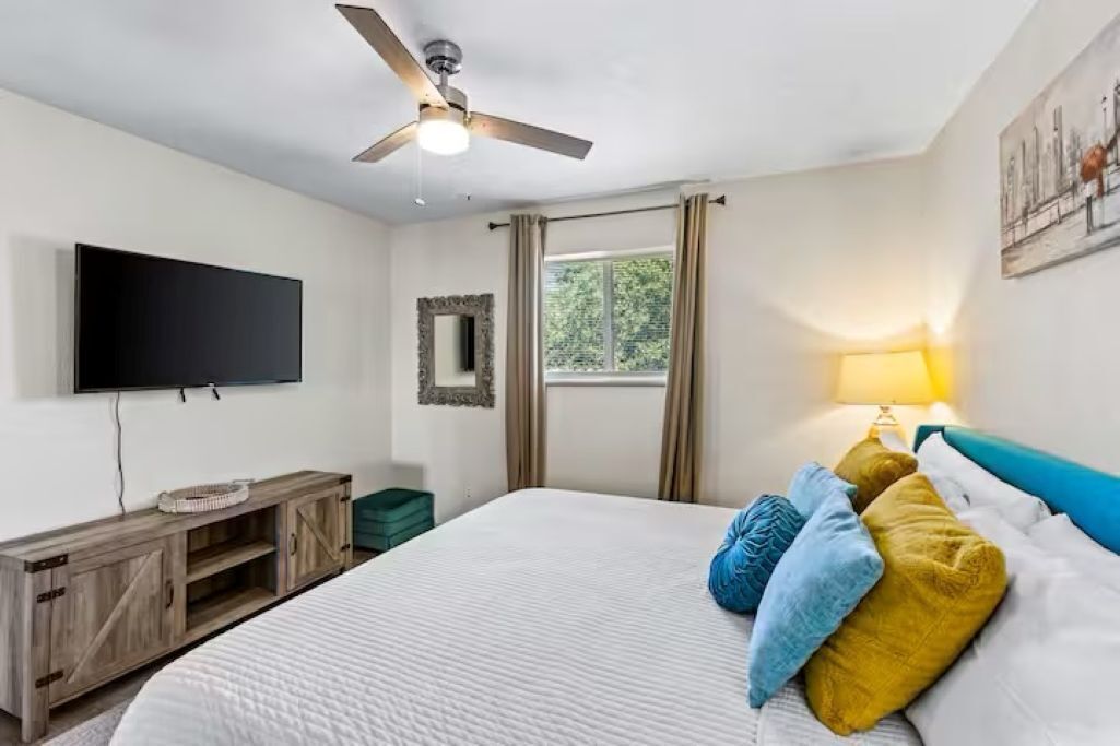 Familienapartment | Schreibtisch, laptopgeeigneter Arbeitsplatz, Bügeleisen/Bügelbrett