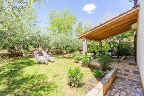 Terrace/patio - Holiday apartment with air conditioning and terrace (Funtana)