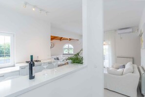 Interior - Villa with air conditioning and pool (Vrsar)