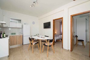 Dining - Holiday home with terrace and pool (Vela Luka)