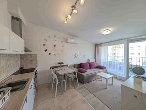 Interior - Holiday apartment with modern furnishings and air conditioning, close to the centre and the beach (Siófok)