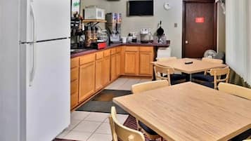 Kontinental frokost er inkludert på hverdagene