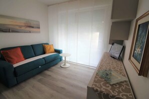 TV - Holiday apartment mit Balkon (Lignano Sabbiadoro)