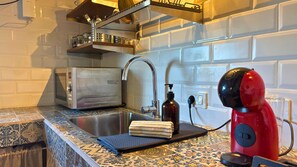 Fridge, microwave, coffee/tea maker, cookware/dishes/utensils - MarketHome Ecolodge Plataneras 2 (Lomo Del Balo (Guia I.))