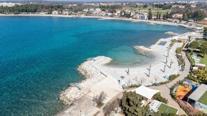 Beach - Holiday home with air conditioning and sea view (Poreč)