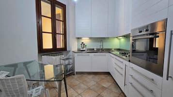 Frigorifero, piano cottura