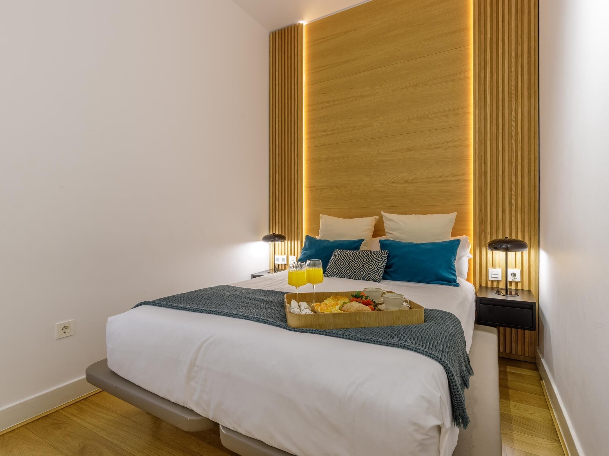 1 bedroom, iron/ironing board, internet, bed sheets