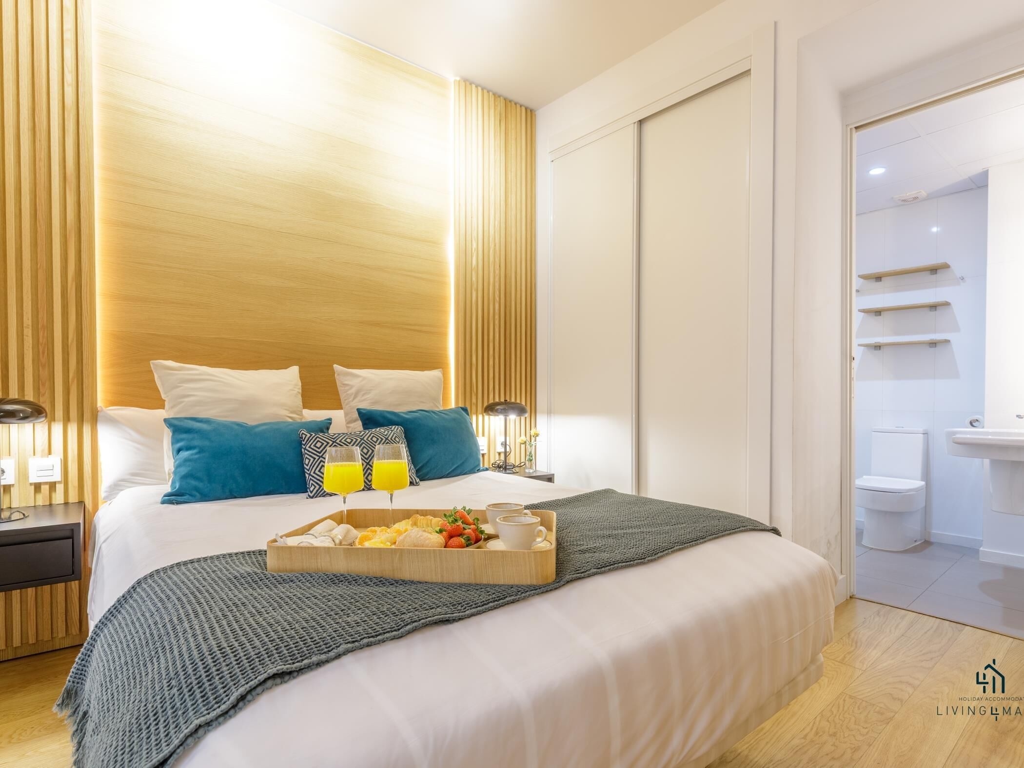 1 habitación, tabla de planchar con plancha, internet y ropa de cama 