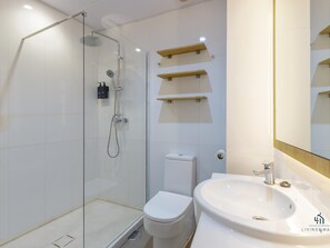 Shower, hair dryer, towels - Prime Center Studio 1D Living4malaga (Málaga)