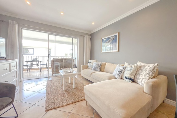 Kloof Gardens Contemporary Coastal Apartment (34259)