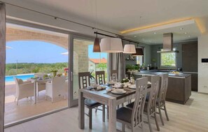 Dining - Villa with pool and breathtaking views of the Mirna Valley (Vižinada)