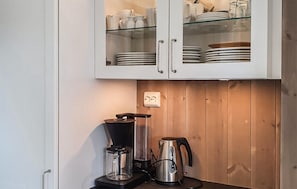 Interior - 4 bedroom beautiful home in Kongshavn (Kongshavn)