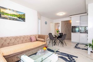 TV - Holiday Apartment MAJETIĆ RESIDENCE (Krk)