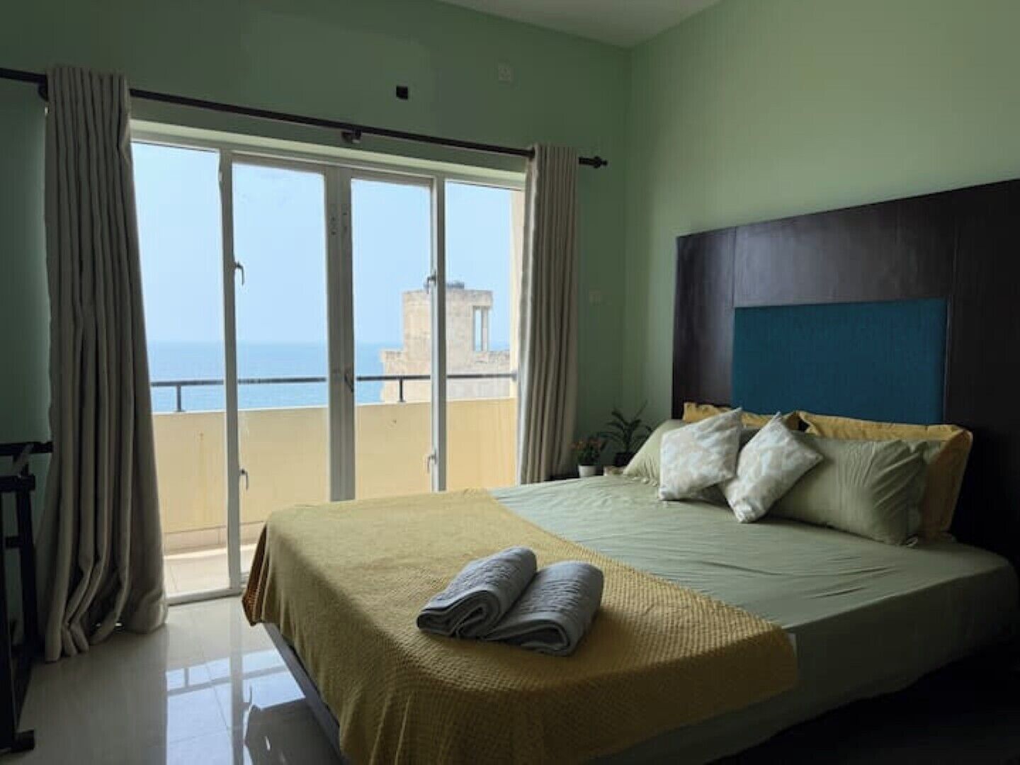 3 makuuhuonetta, silitysrauta/-lauta, Wi-Fi, vuodevaatteet