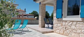 Holiday home with garden
